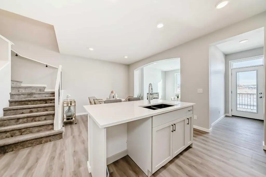 680 Lewisburg Place NE Calgary AB T3P 3A1