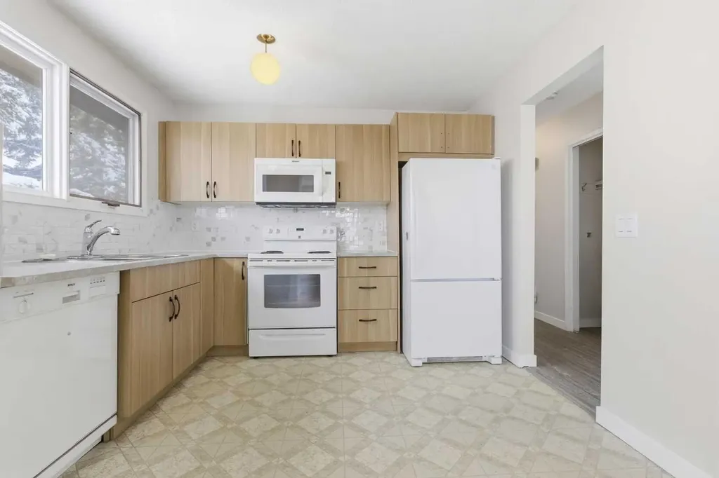 32 Fonda Mews SE Calgary AB T2A5S5