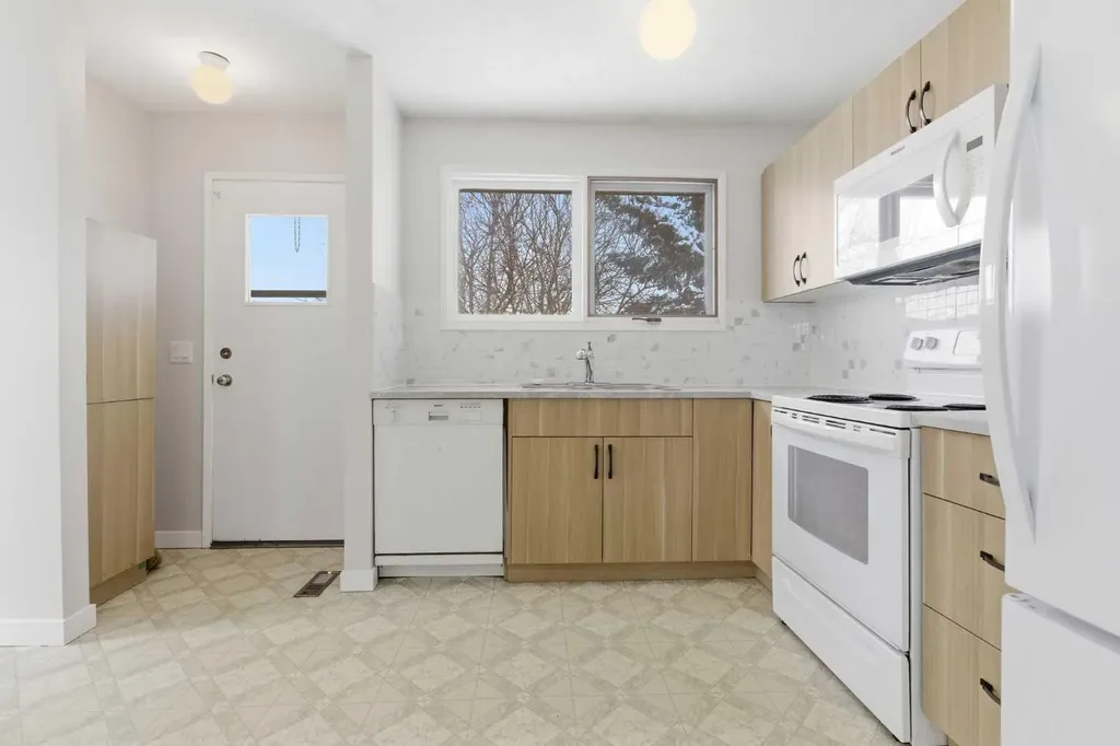 32 Fonda Mews SE Calgary AB T2A5S5