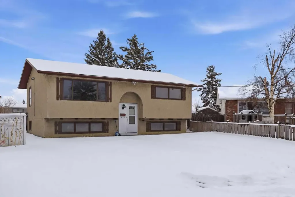 32 Fonda Mews SE Calgary AB T2A5S5