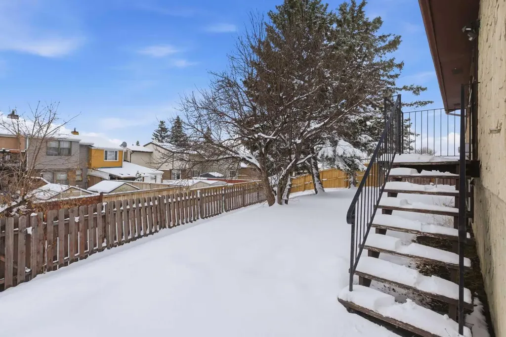 32 Fonda Mews SE Calgary AB T2A5S5