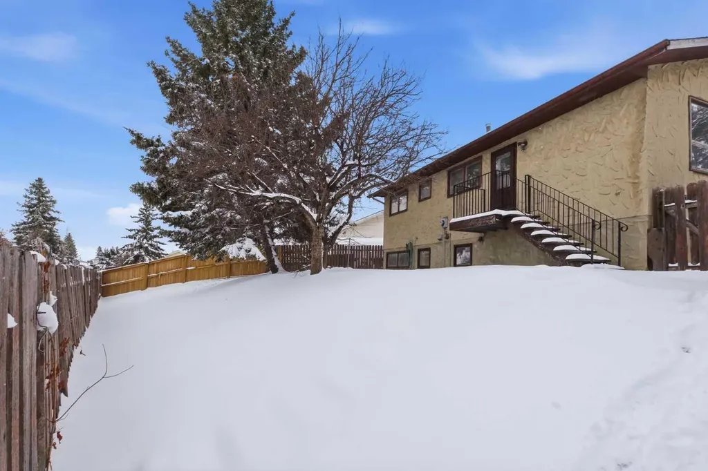 32 Fonda Mews SE Calgary AB T2A5S5