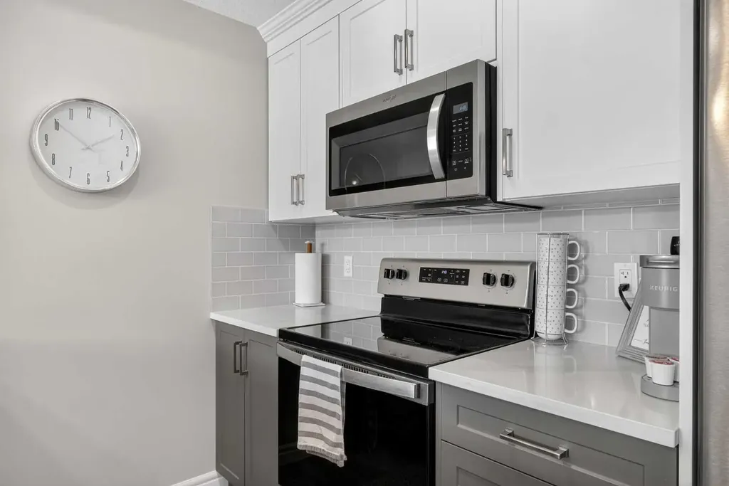 19613 45 Street SE Calgary AB T3M 3A7