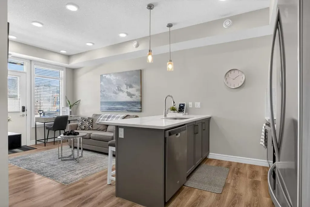 19613 45 Street SE Calgary AB T3M 3A7