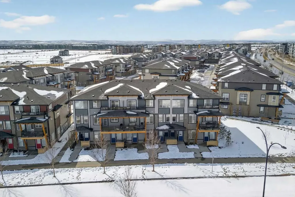 19613 45 Street SE Calgary AB T3M 3A7