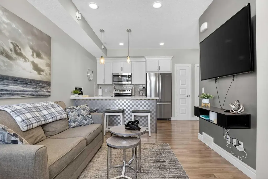 19613 45 Street SE Calgary AB T3M 3A7