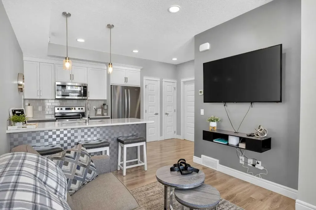 19613 45 Street SE Calgary AB T3M 3A7