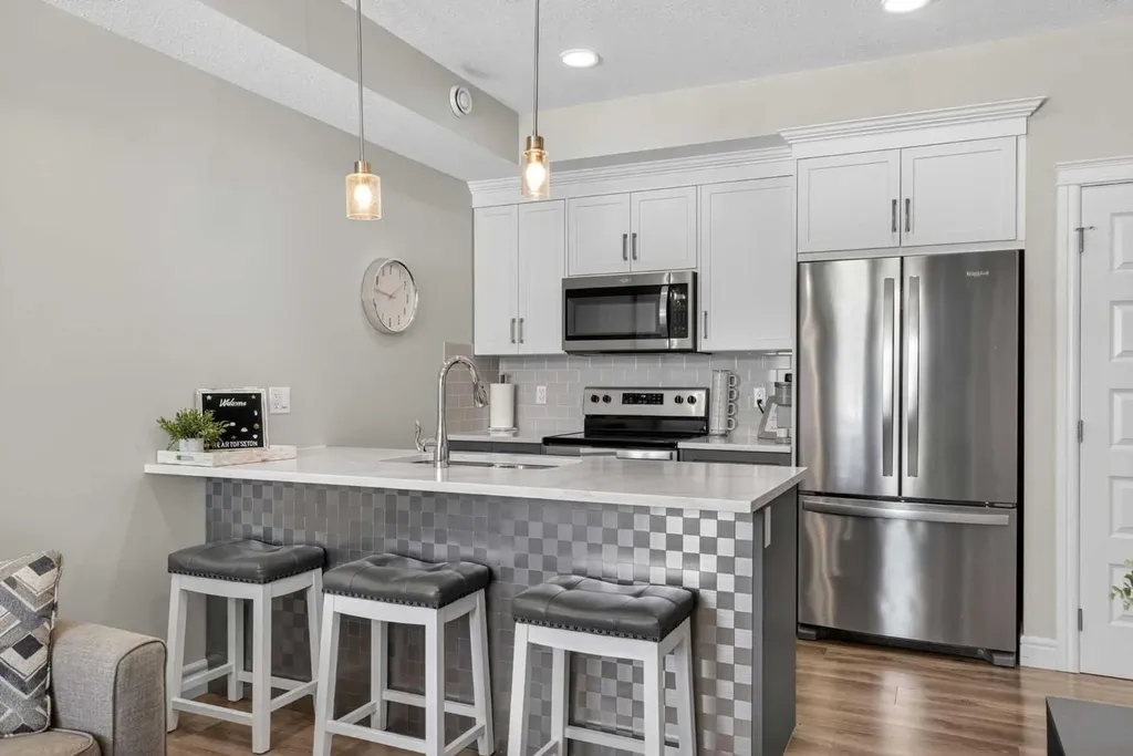 19613 45 Street SE Calgary AB T3M 3A7