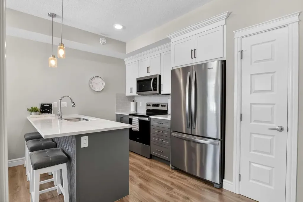 19613 45 Street SE Calgary AB T3M 3A7