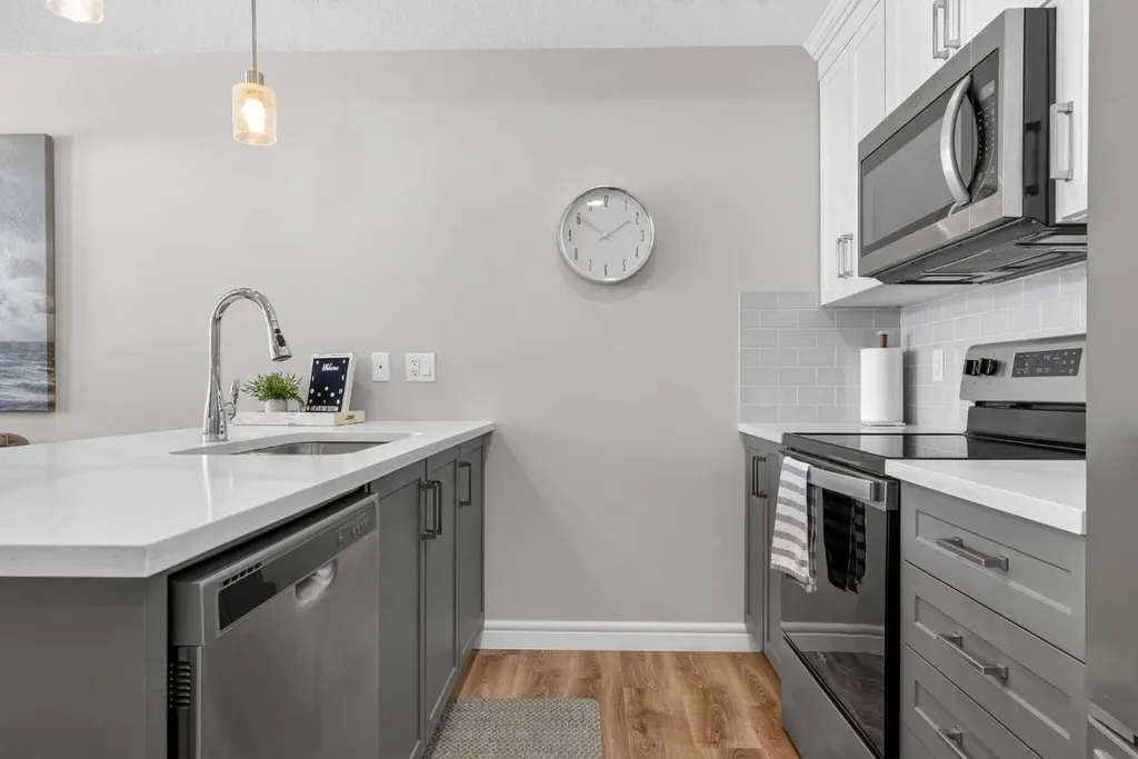 19613 45 Street SE Calgary AB T3M 3A7