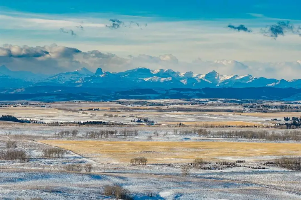 262076 Range Road 33 Rural Rocky View County AB T4C 0G6