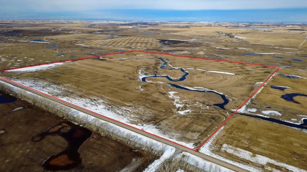 SW 14 31 27 W4 Rural Mountain View County AB T0M 1X0