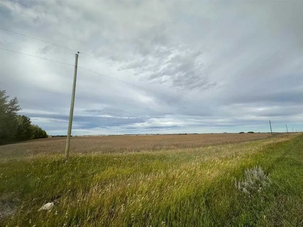 SW 14 31 27 W4 Rural Mountain View County AB T0M 1X0
