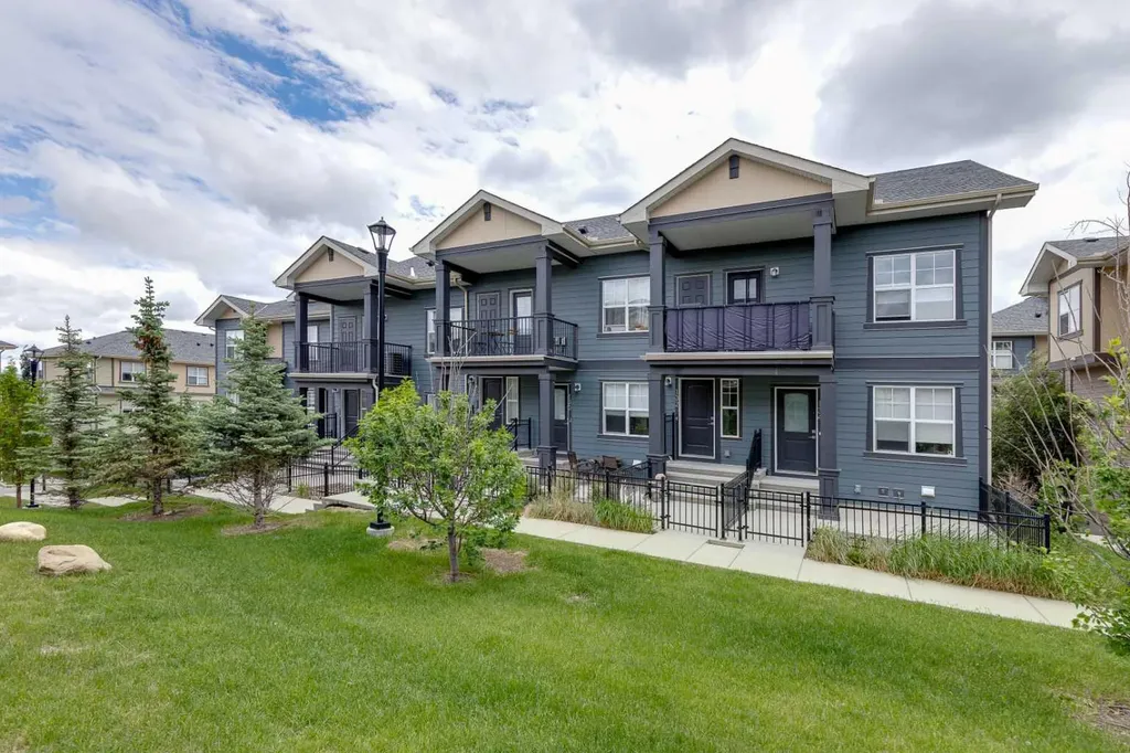 132 Evanscrest Gardens NW Calgary AB T3P 0S1