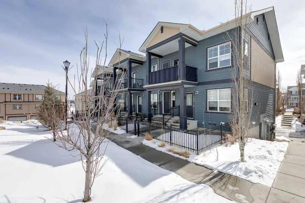 132 Evanscrest Gardens NW Calgary AB T3P 0S1