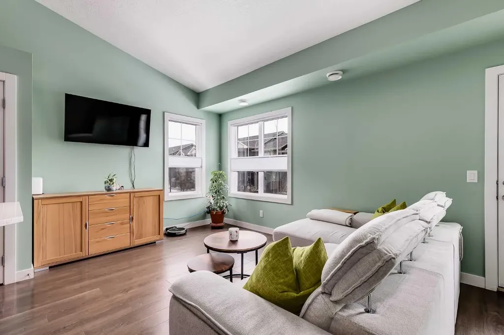 132 Evanscrest Gardens NW Calgary AB T3P 0S1