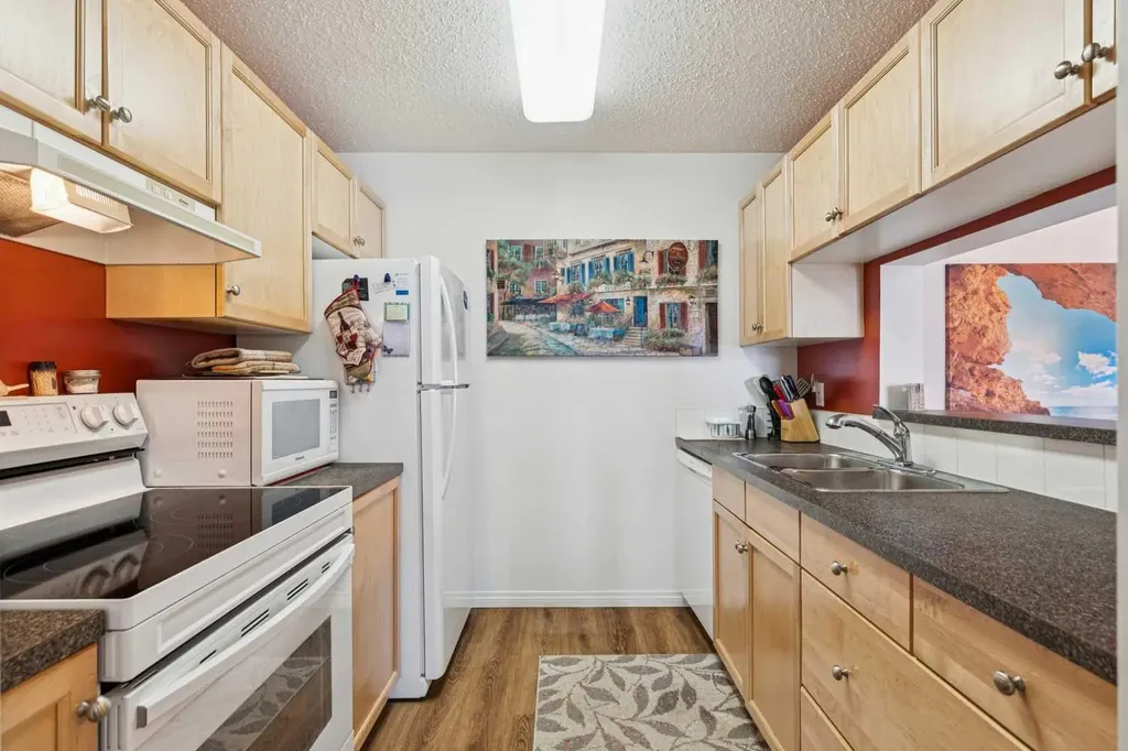 2022 Canyon Meadows Drive SE Calgary AB T2J 7H1