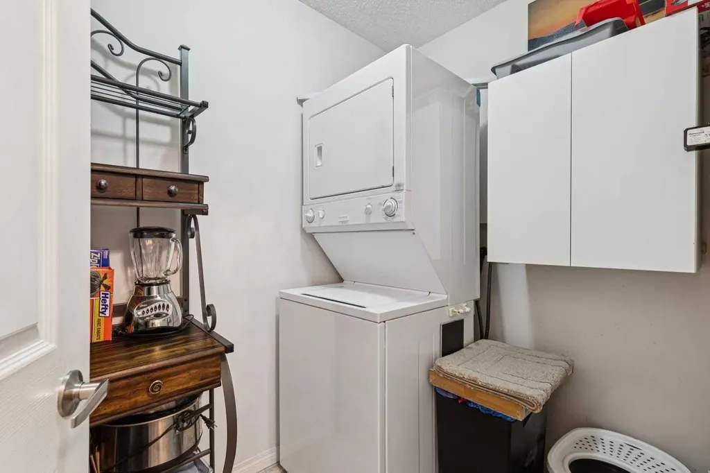 2022 Canyon Meadows Drive SE Calgary AB T2J 7H1
