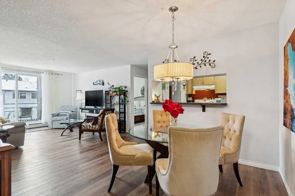 2022 Canyon Meadows Drive SE Calgary AB T2J 7H1