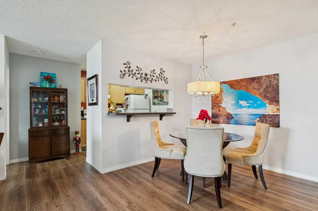 2022 Canyon Meadows Drive SE Calgary AB T2J 7H1