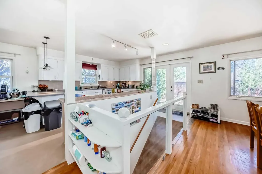 2328 Capitol Hill Crescent NW Calgary AB T2M4C1
