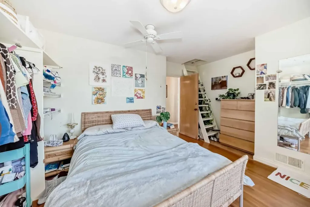 2328 Capitol Hill Crescent NW Calgary AB T2M4C1