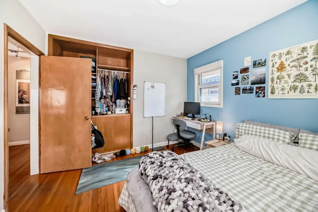 2328 Capitol Hill Crescent NW Calgary AB T2M4C1