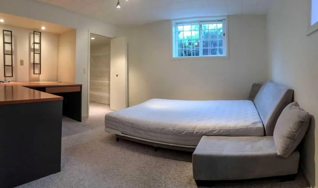2328 Capitol Hill Crescent NW Calgary AB T2M4C1