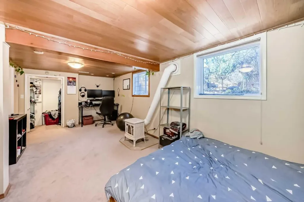 2328 Capitol Hill Crescent NW Calgary AB T2M4C1