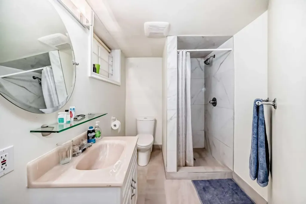 2328 Capitol Hill Crescent NW Calgary AB T2M4C1