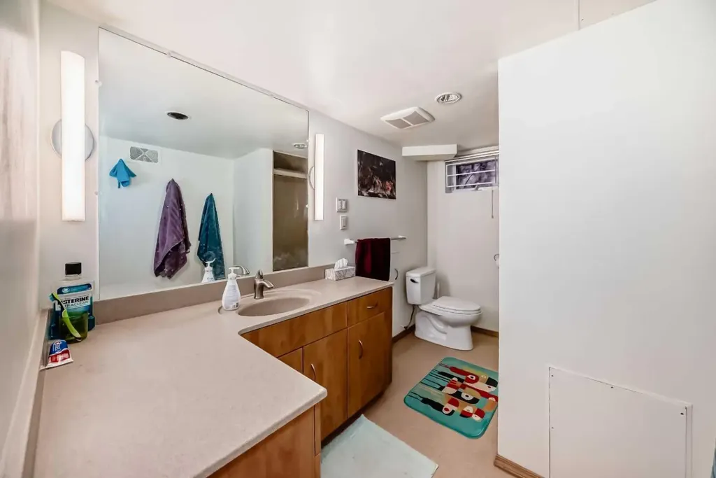 2328 Capitol Hill Crescent NW Calgary AB T2M4C1