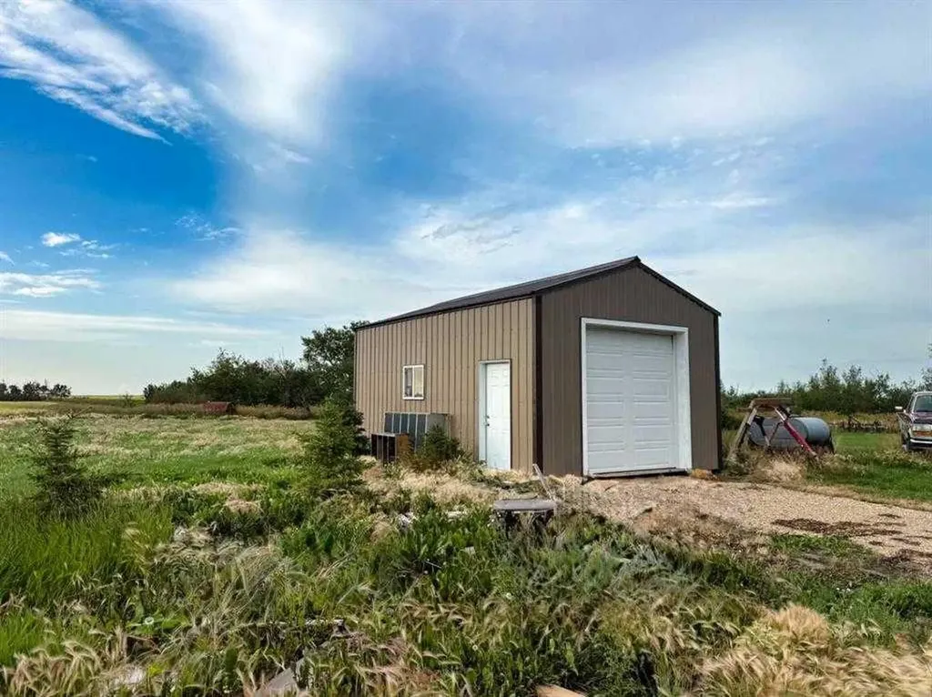 27138 Highway 27 Rural Mountain View County AB T4H 4A8