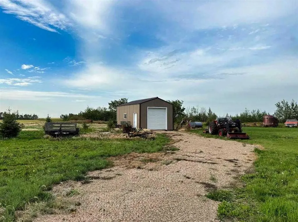 27138 Highway 27 Rural Mountain View County AB T4H 4A8