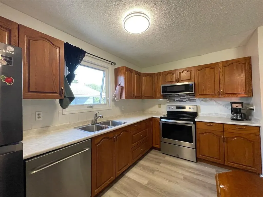 5804 48th Street High Prairie AB T0G 1E0