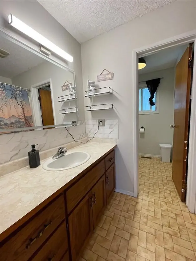 5804 48th Street High Prairie AB T0G 1E0