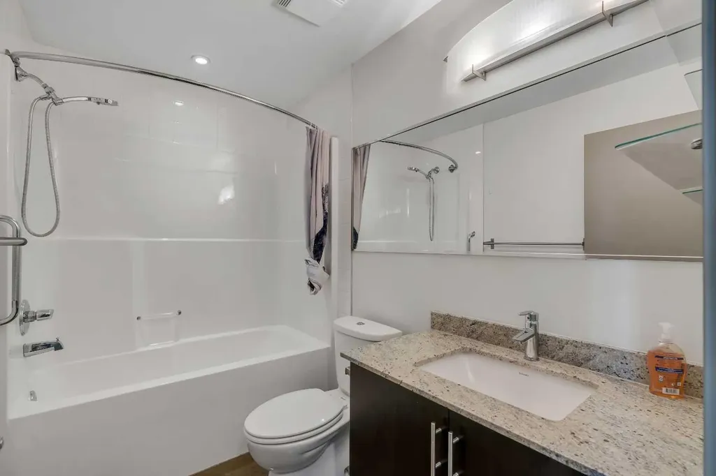 135 13 Avenue SW Calgary AB T2R 0W8