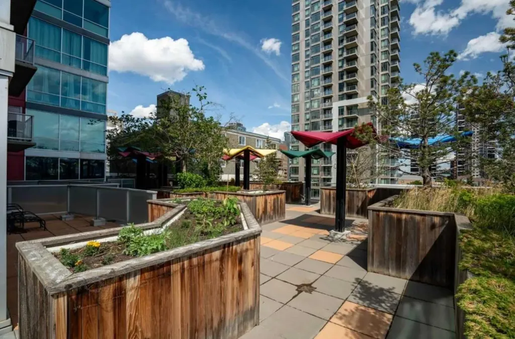 135 13 Avenue SW Calgary AB T2R 0W8