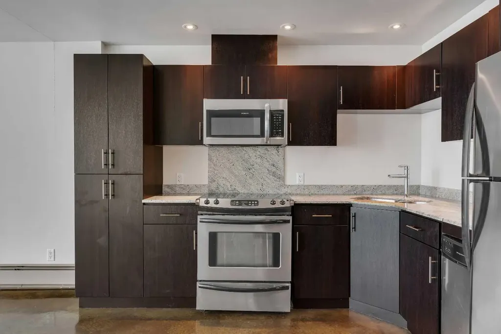 135 13 Avenue SW Calgary AB T2R 0W8