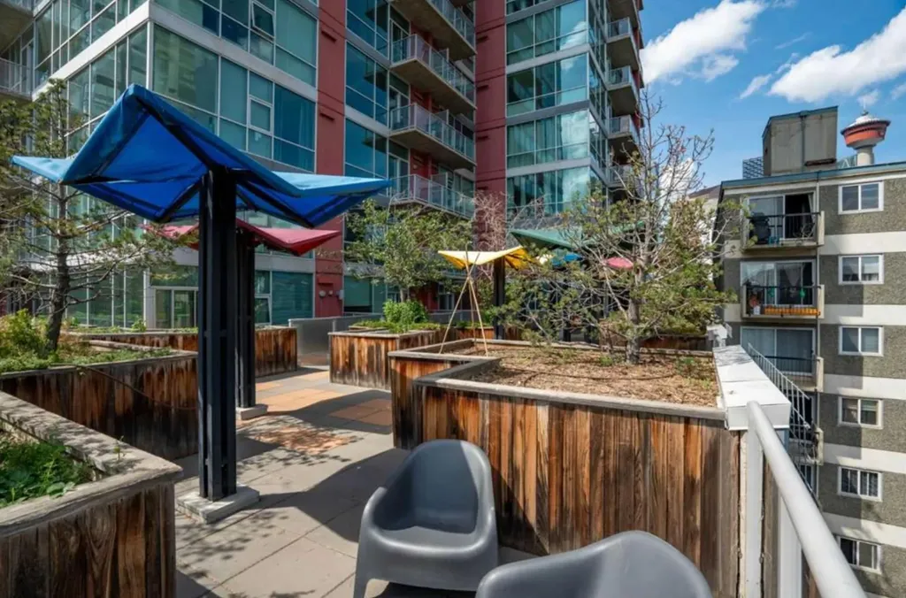 135 13 Avenue SW Calgary AB T2R 0W8