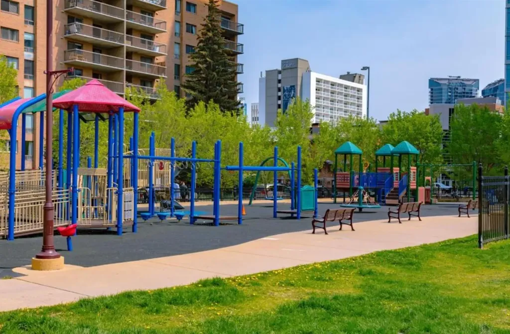 135 13 Avenue SW Calgary AB T2R 0W8
