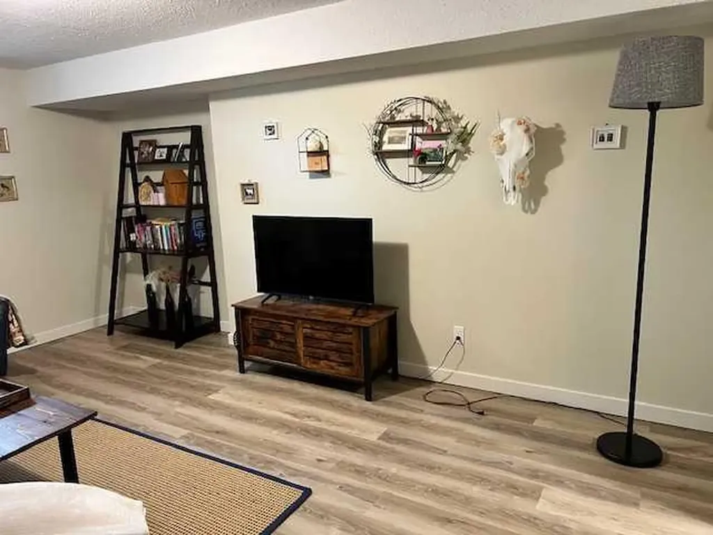 1105 And 1107 11 Street S Lethbridge AB T1K1P7
