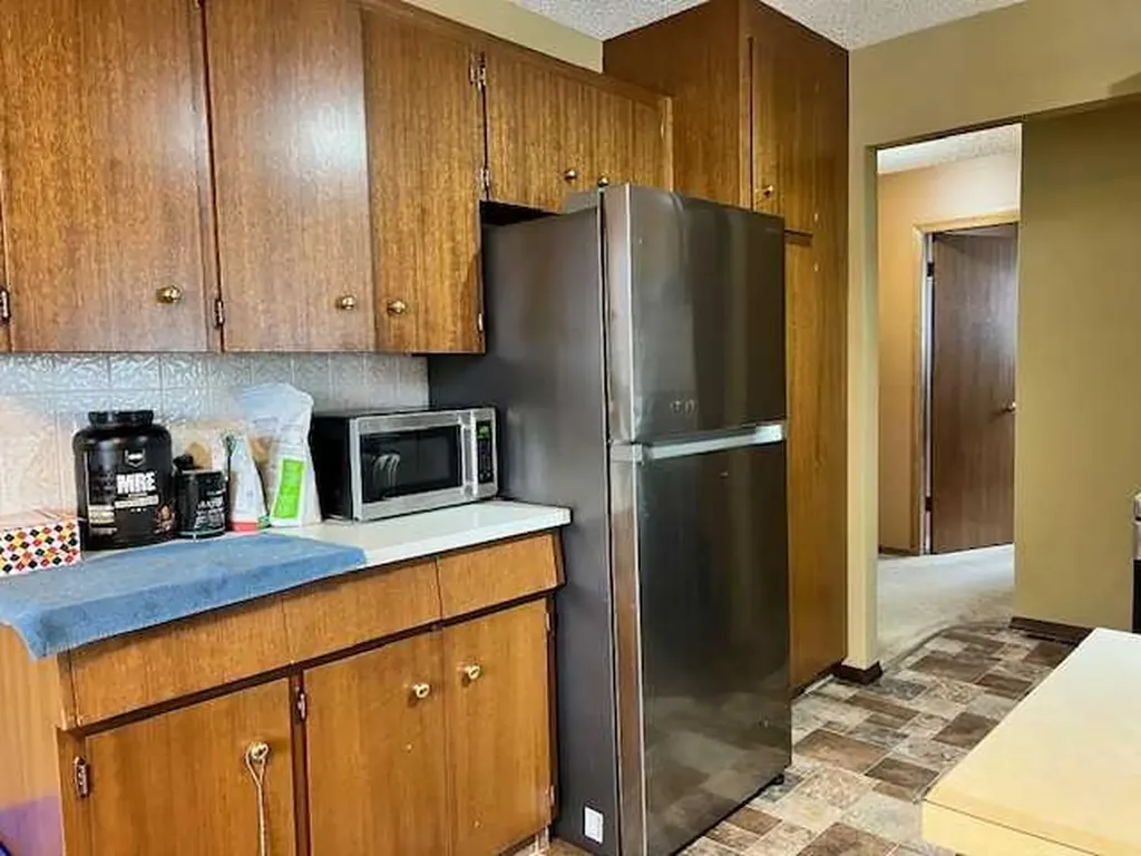 1105 And 1107 11 Street S Lethbridge AB T1K1P7