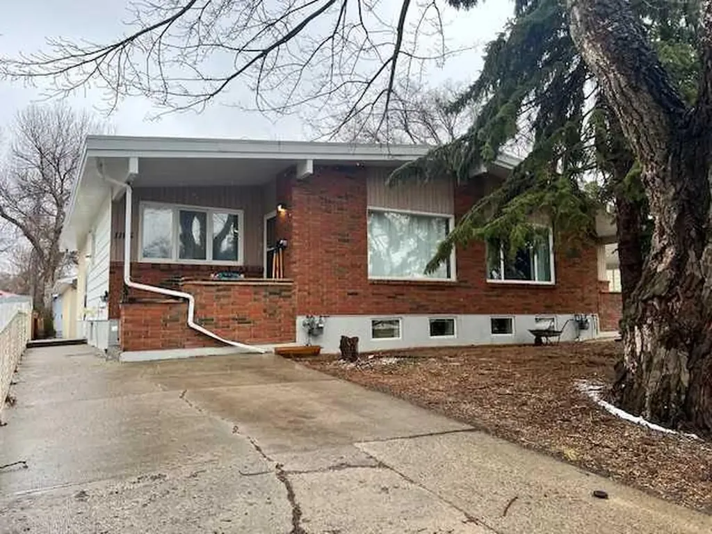 1105 And 1107 11 Street S Lethbridge AB T1K1P7