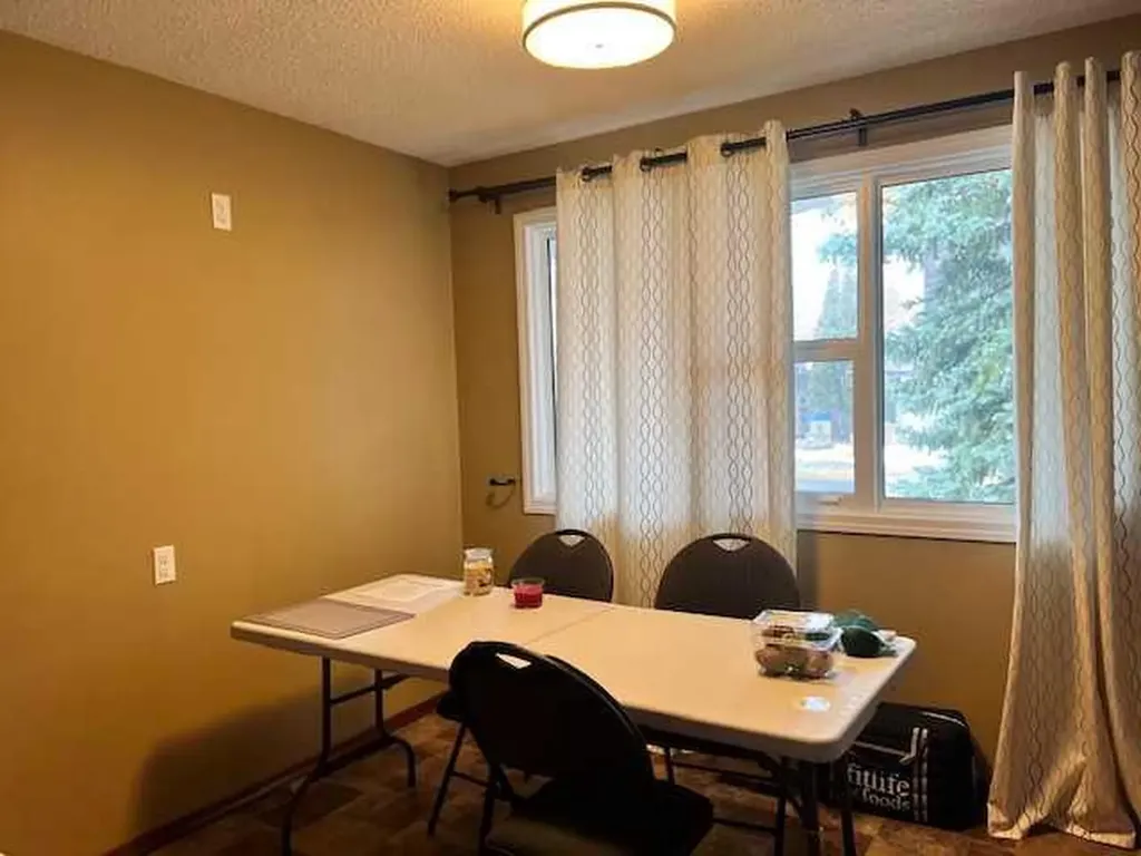1105 And 1107 11 Street S Lethbridge AB T1K1P7