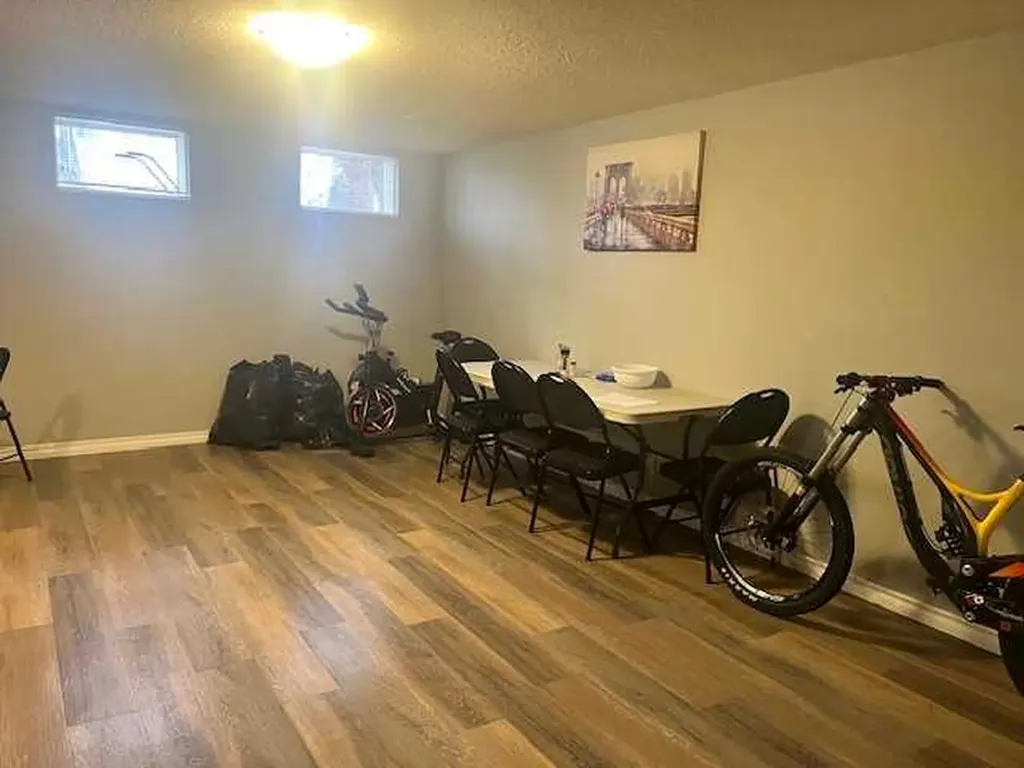 1105 And 1107 11 Street S Lethbridge AB T1K1P7
