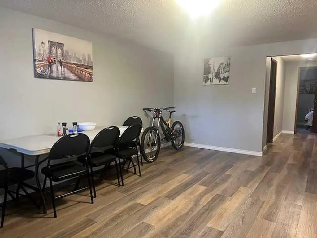 1105 And 1107 11 Street S Lethbridge AB T1K1P7