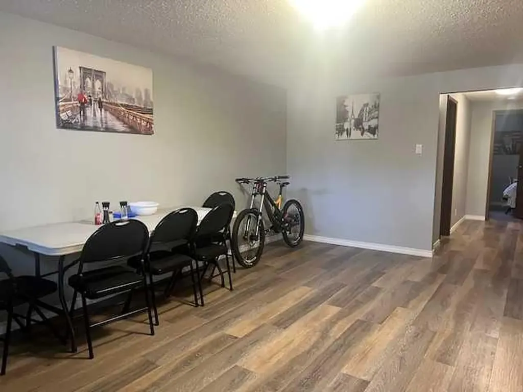 1105 And 1107 11 Street S Lethbridge AB T1K1P7