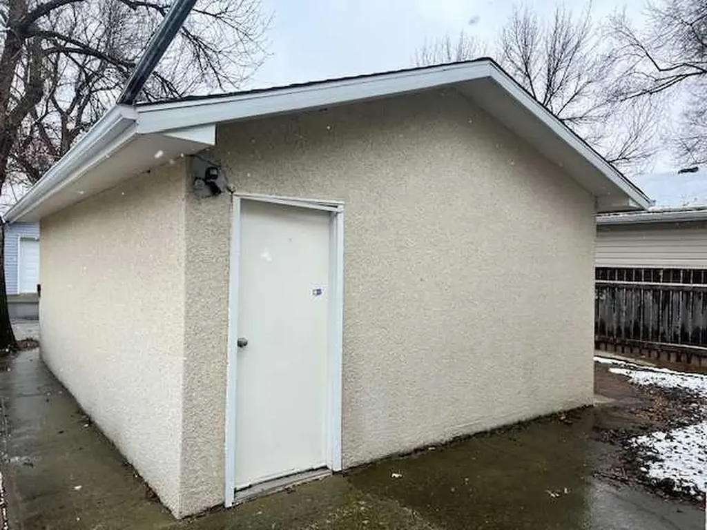 1105 And 1107 11 Street S Lethbridge AB T1K1P7