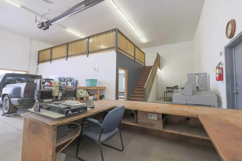 5222 44 Street Rocky Mountain House AB T4T 1V4
