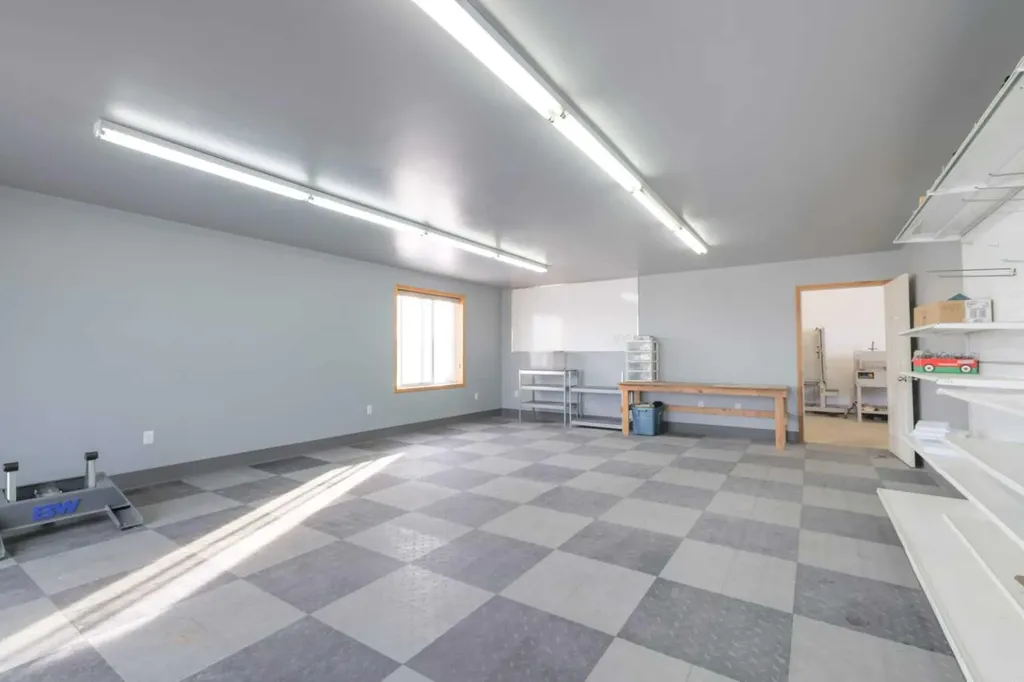 5222 44 Street Rocky Mountain House AB T4T 1V4